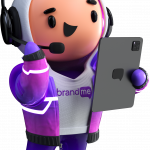 Dil personaje de BrandMe usando ipad y audifonos formula 1